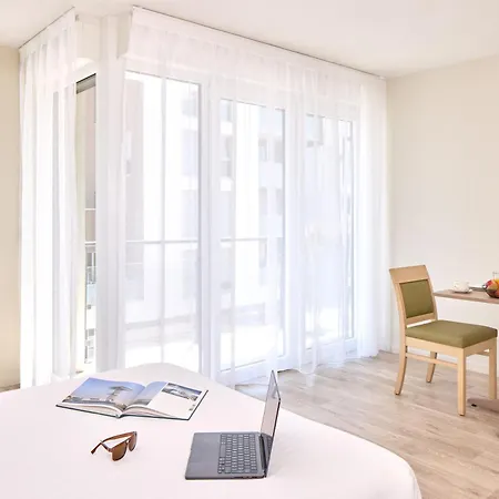 Zenitude Hôtel-résidences Les Docks Appart hôtel